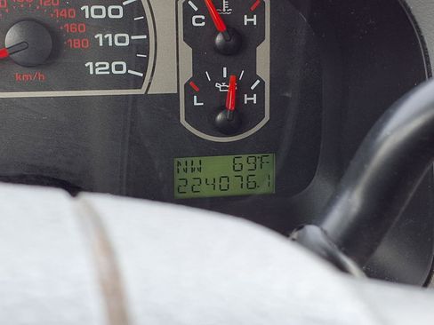 Used 2007 Ford F150 XLT AWD/4WD image 16