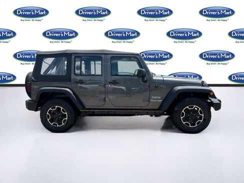 Used 2018 Jeep Wrangler Unlimited Sport AWD/4WD image 8