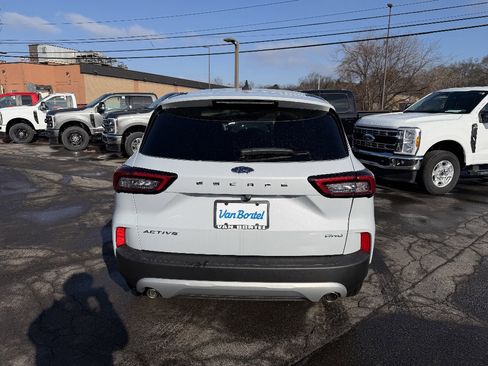 Used 2025 Ford Escape Active w/ Cold Weather Package image 4