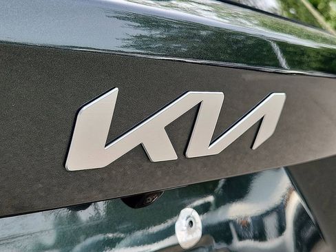 Certified 2023 Kia Sorento S w/ Panoramic Sunroof Package image 28