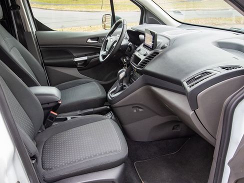 Used 2020 Ford Transit Connect XLT image 22