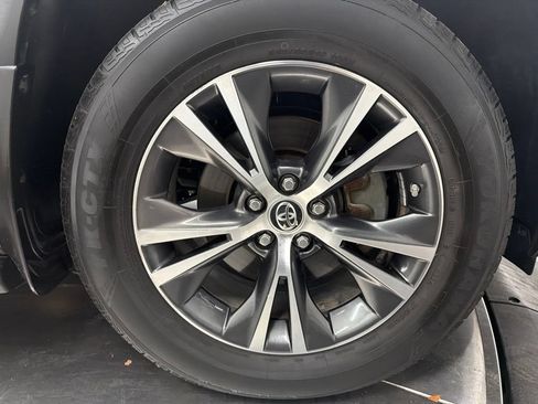 Used 2016 Toyota Highlander XLE FWD image 26