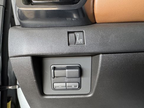 Used 2025 GMC Canyon AT4 w/ Nightfall Edition image 22