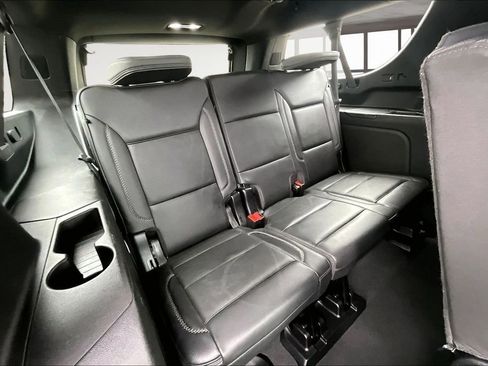 Used 2024 GMC Yukon XL Denali RWD image 26