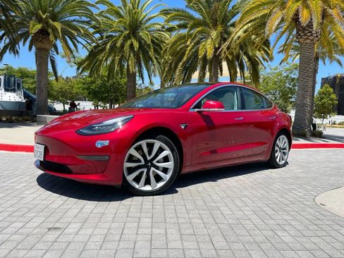 Used 2023 Tesla Model 3 Standard Range image 3