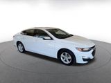 Used 2024 Chevrolet Malibu LT image 2