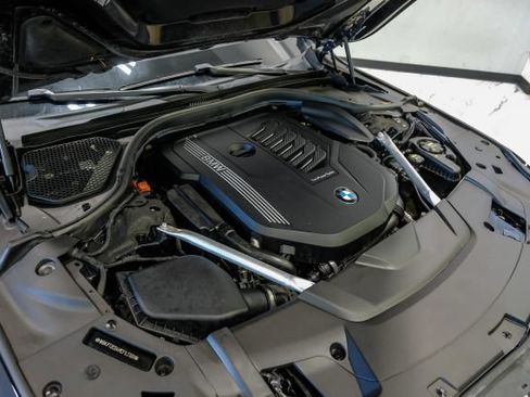 Used 2021 BMW 740i w/ M Sport Package RWD image 82