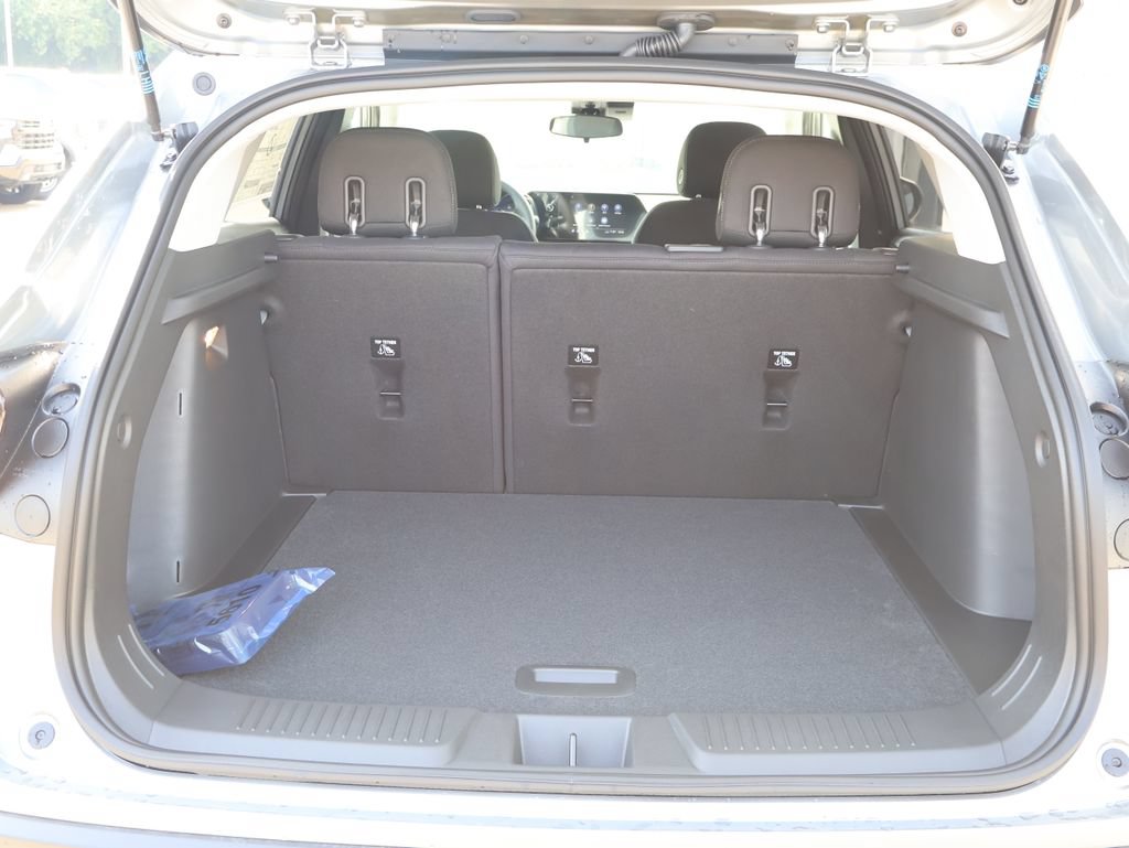 New 2026 Chevrolet Trax LS w/ LS Convenience Package FWD image 25