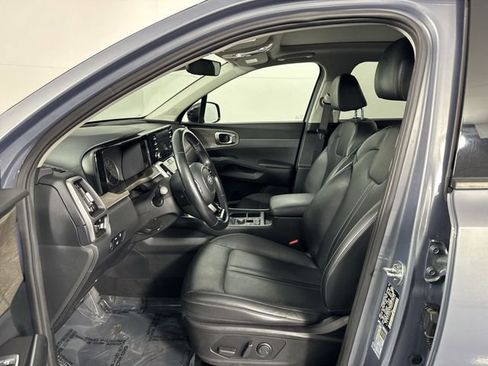 Used 2021 Kia Sorento EX w/ Panoramic Sunroof Package image 5