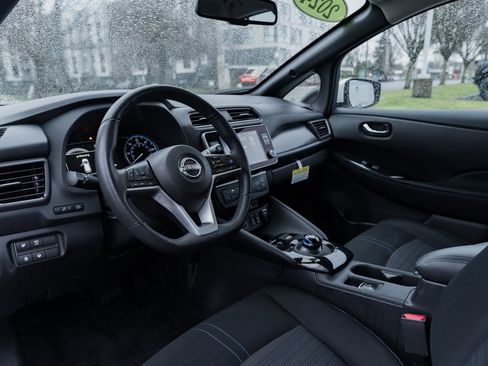 Certified 2024 Nissan Leaf SV Plus image 19