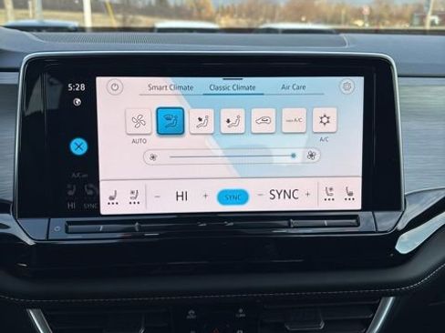 New 2026 Volkswagen Atlas Cross Sport SE AWD/4WD image 21