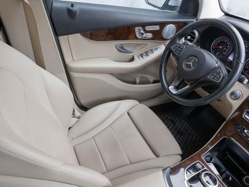 Used 2019 Mercedes-Benz GLC 300 4MATIC Coupe image 23