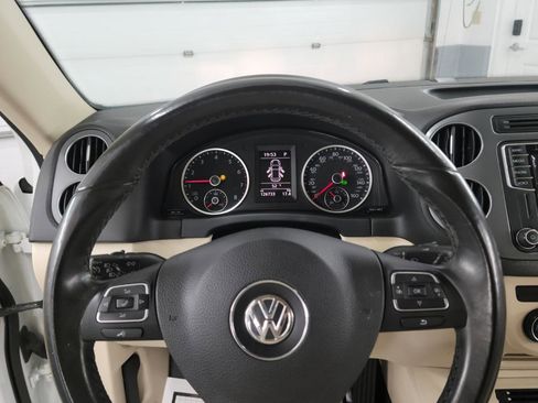 Used 2017 Volkswagen Tiguan S image 16