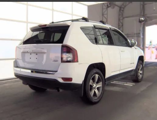 Used 2016 Jeep Compass 4WD image 2