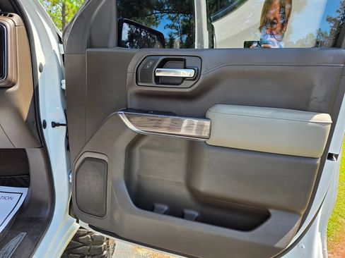 Used 2019 Chevrolet Silverado 1500 LTZ w/ LTZ Texas Edition AWD/4WD image 26
