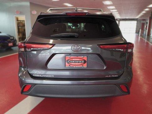 Certified 2021 Toyota Highlander XLE image 8