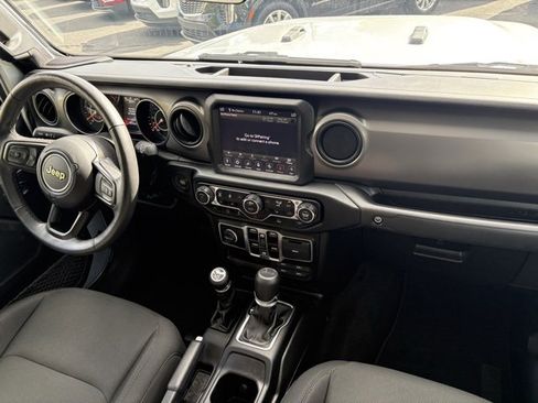 Used 2022 Jeep Gladiator Sport image 21