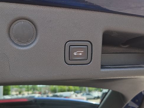 Used 2023 Chevrolet Equinox RS AWD/4WD image 30