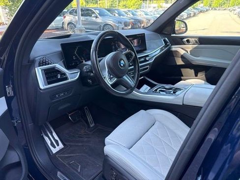 Used 2024 BMW X5 xDrive40i w/ M Sport Package AWD/4WD image 8