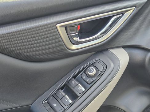 Used 2023 Subaru Forester Limited image 37