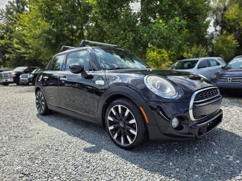 Used 2015 MINI Cooper S image 3