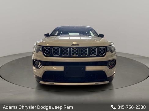 Used 2025 Jeep Compass Limited AWD/4WD image 2