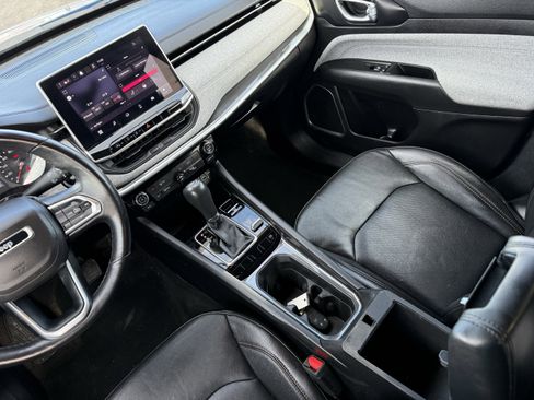 Used 2022 Jeep Compass Latitude image 17