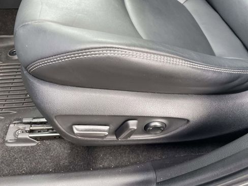 Used 2023 Toyota RAV4 XLE Premium image 30