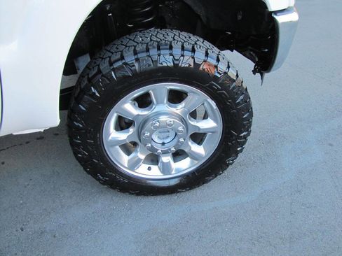 Used 2015 Ford F250 Lariat w/ Lariat Ultimate Package image 37