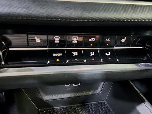 Used 2025 Chevrolet Equinox LT image 19