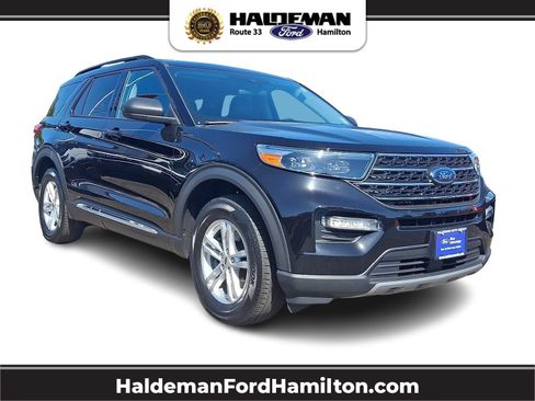 Certified 2023 Ford Explorer XLT w/ Equipment Group 202A AWD/4WD image 1