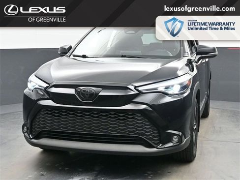 Used 2024 Toyota Corolla Cross XSE image 3