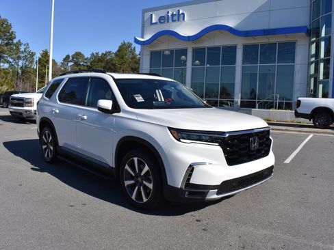 Certified 2023 Honda Pilot Elite image 1