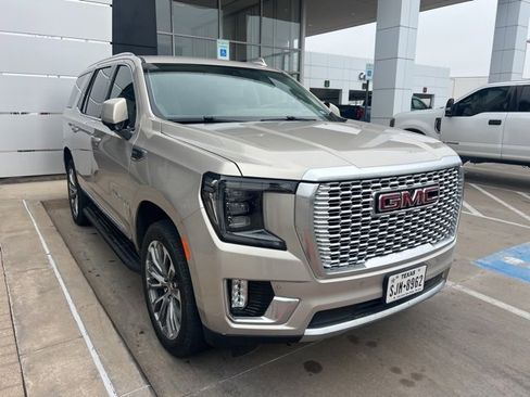 Used 2021 GMC Yukon Denali image 2