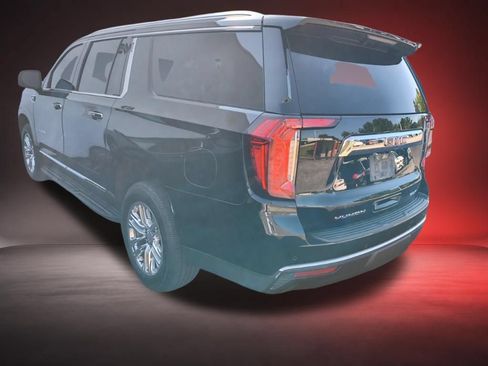 Certified 2021 GMC Yukon XL SLT w/ SLT Premium Package AWD/4WD image 2
