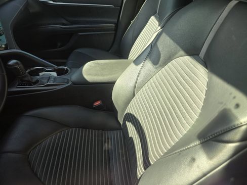 Used 2023 Toyota Camry SE image 20