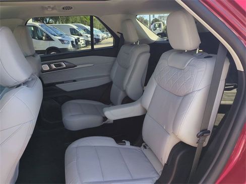 Certified 2025 Ford Explorer Platinum w/ Ultimate Package image 14