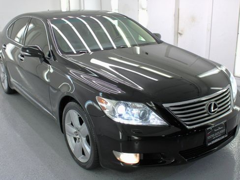 Used 2012 Lexus LS 460 w/ Comfort Pkg RWD image 12