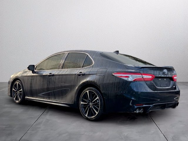 Used 2020 Toyota Camry XSE FWD image 3