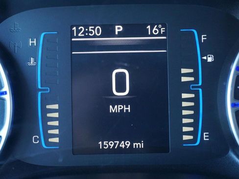 Used 2017 Chrysler Pacifica Touring-L w/ Tire & Wheel Group image 38