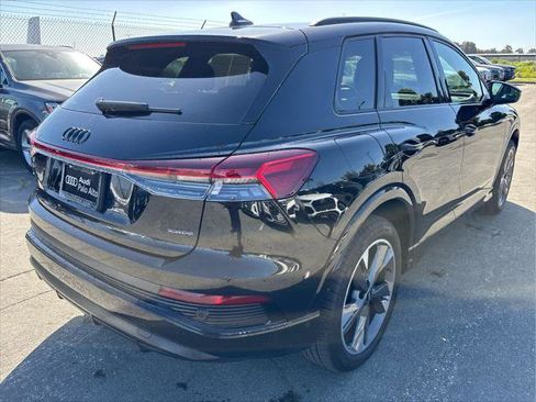Used 2024 Audi Q4 e-tron Premium Plus w/ Premium Plus image 3