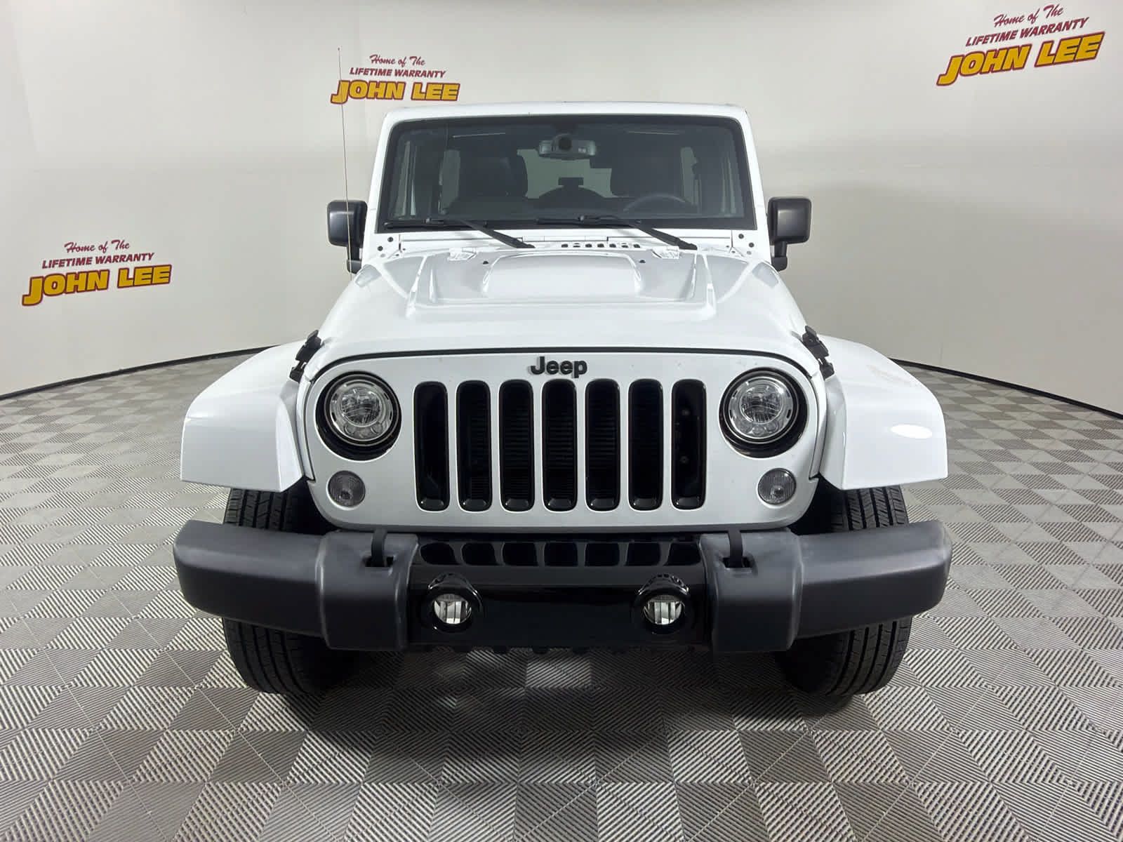 Used 2018 Jeep Wrangler Unlimited Sahara AWD/4WD image 9