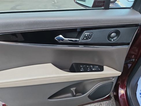 Used 2021 Lincoln Nautilus Reserve w/ Equipment Group 201A image 13