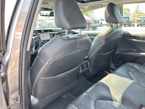Used 2018 Toyota Camry XLE w/ Audio Package FWD image 17