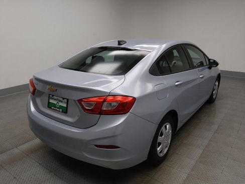 Used 2017 Chevrolet Cruze LS FWD image 9