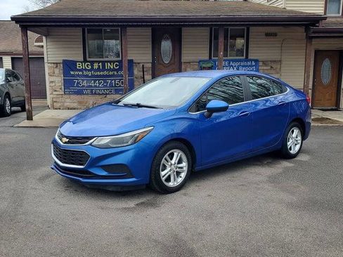 Used 2016 Chevrolet Cruze LT w/ Convenience Package FWD image 2