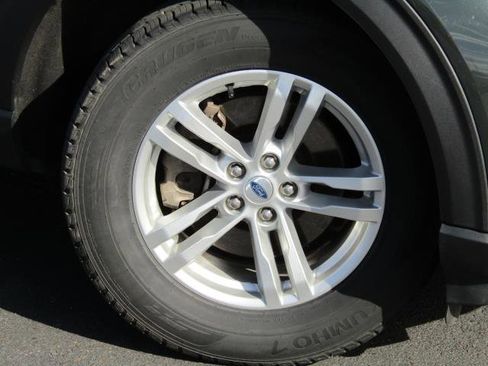 Certified 2023 Ford Explorer XLT w/ Class IV Trailer Tow Package image 6