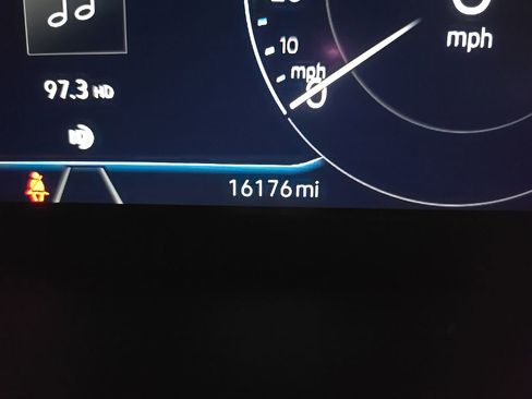 Used 2023 Volkswagen Taos SEL image 23