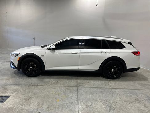 Used 2019 Buick Regal Preferred image 9