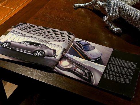 Used 2012 Chrysler 300 SRT8 w/ 19-Premium Speaker Group image 93